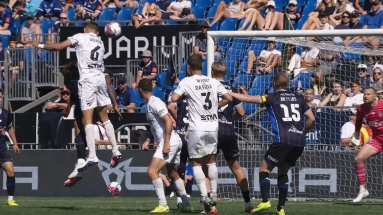 Auckland FC Slip in Title Race After Home Loss