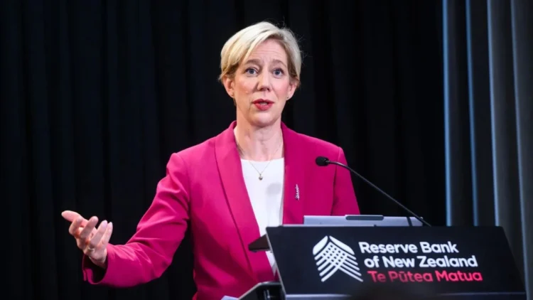 RBNZ Warns of Possible Rate Hikes Amid Energy Crisis